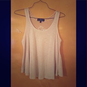 White tank. Crop/high-low. Size L
